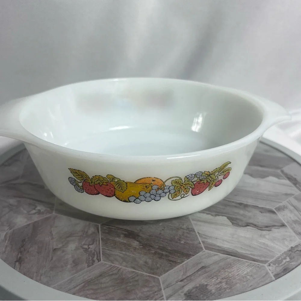 Vintage Anchor Hocking Fruit Harvest Fire-King 1 Qt Casserole Dish USA